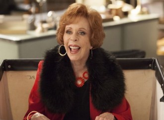 Carol Burnett still delivers letters and laughs