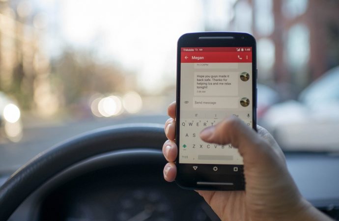 Driving while distracted: Why can’t we ignore the pings?