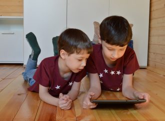 Limit screen time to protect your child’s heart, American Heart Association says