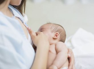 Expert tips on how nursing mothers can help protect their babies from food allergies