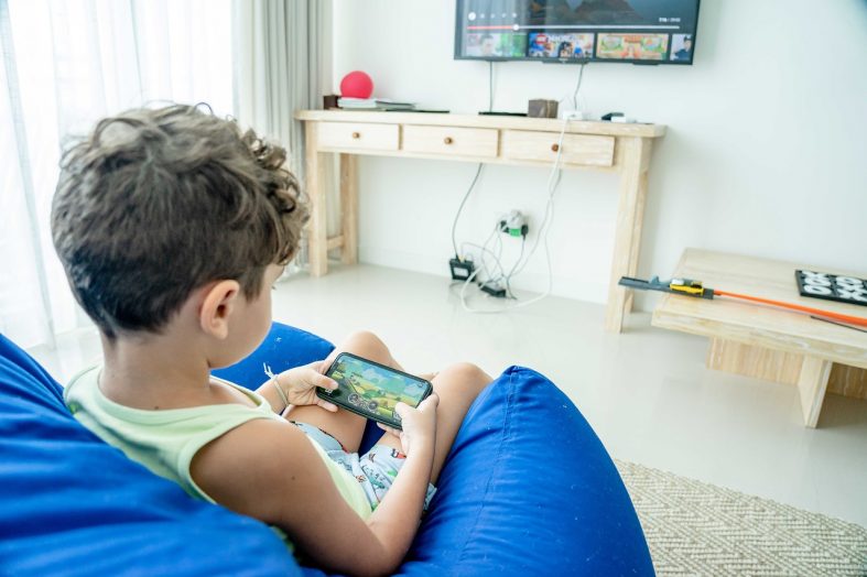 Inactivity and screen time among children linked to heart damage by young adulthood